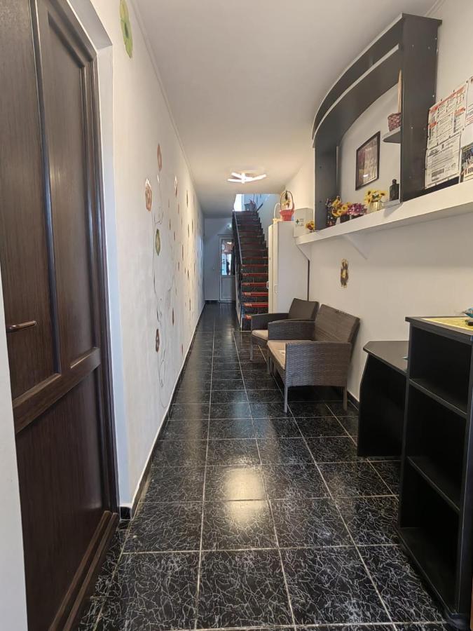 Casa Alexandru Hotel Două Mai Екстериор снимка