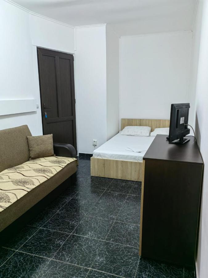 Casa Alexandru Hotel Două Mai Екстериор снимка
